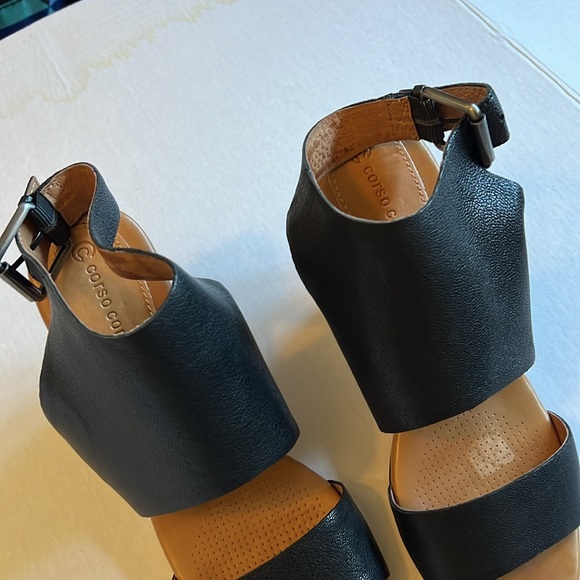 Nice pair of leather corso como sandals - Picture 5 of 5